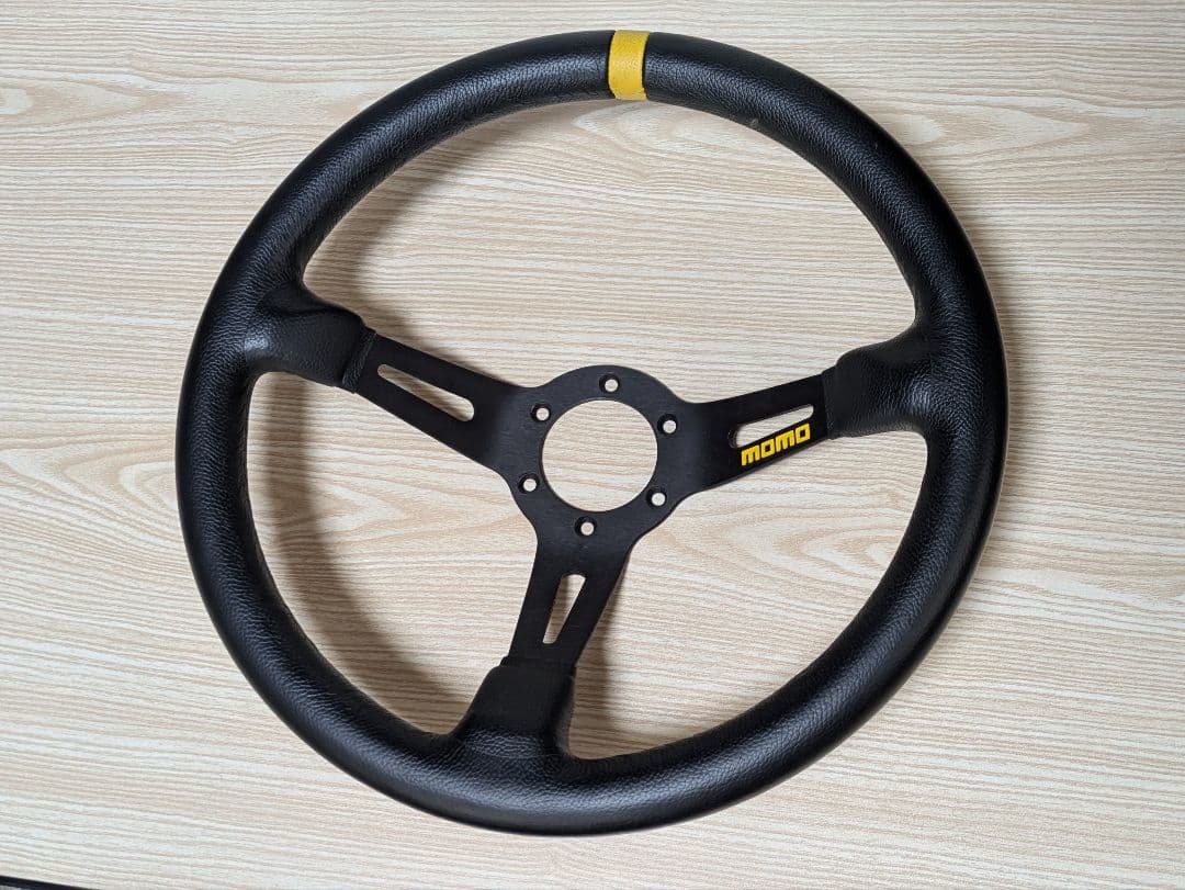 モモ MOMO ステアリング MOD.08 350mm M-58