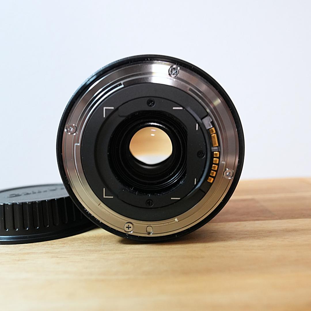 Canon EF 8-15mm f/4 L 魚眼ズームレンズ