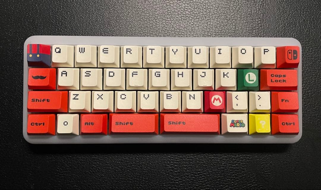 マリオ　キーボード　40% メカニカル