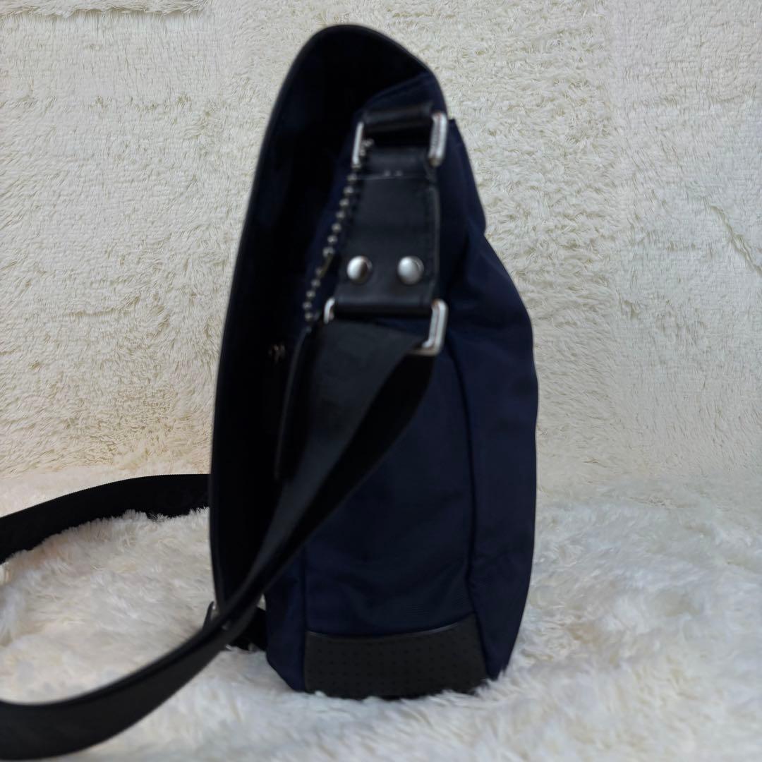 ★美品★ COACH ナイロン×レザー メッセンジャーバッグ シグネチャーベルト