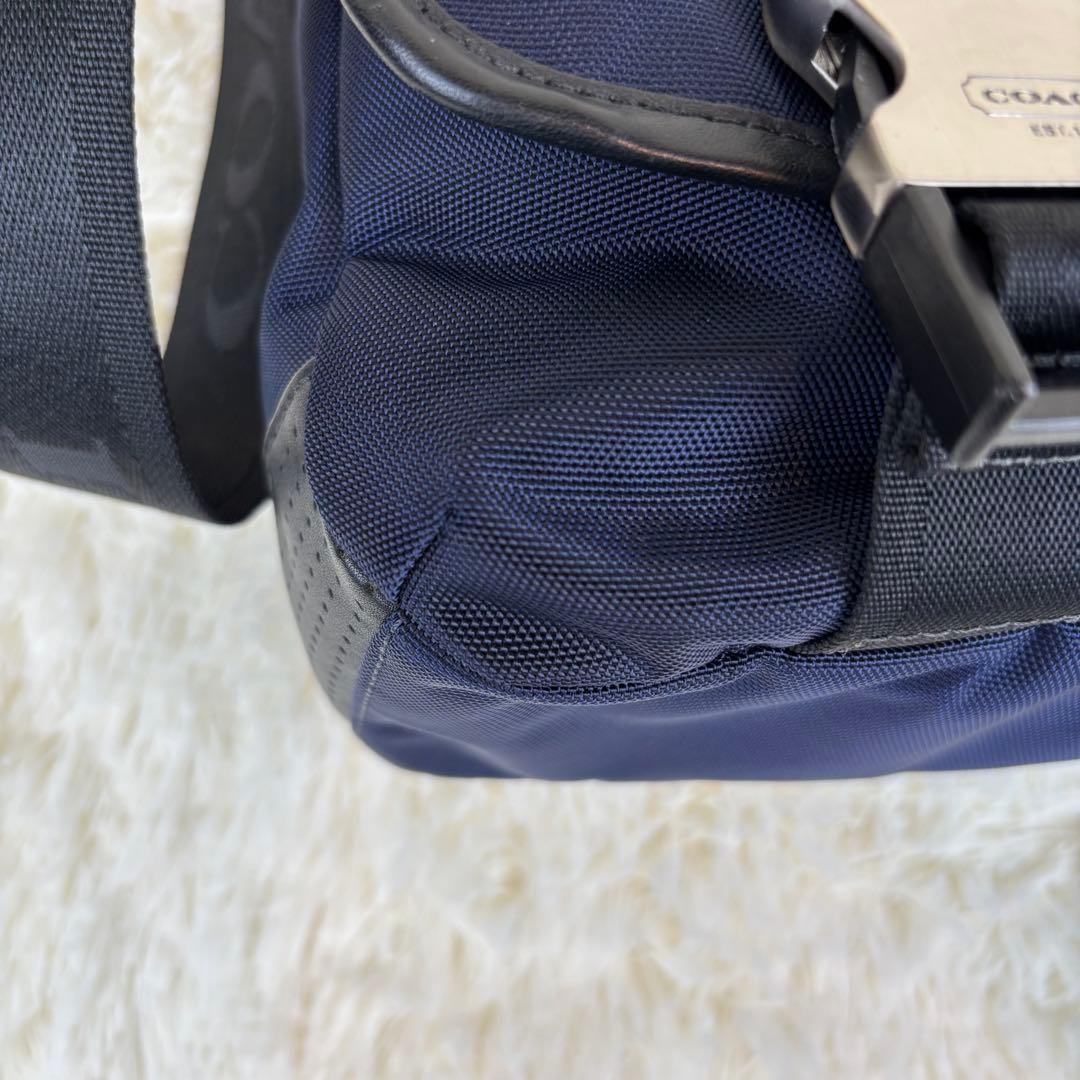 ★美品★ COACH ナイロン×レザー メッセンジャーバッグ シグネチャーベルト