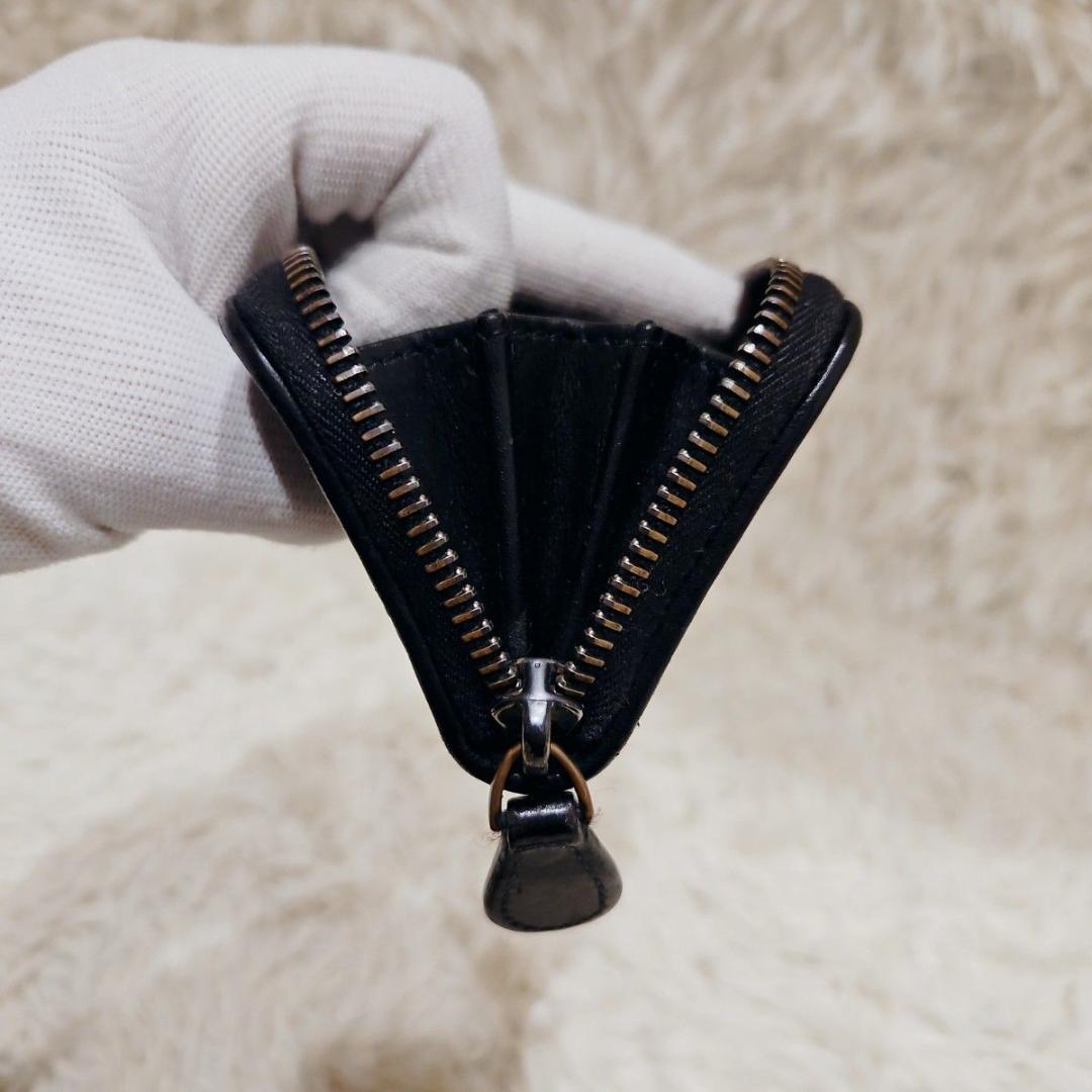 ボッテガヴェネタ ケース イントレチャート ラウンドファスナー 黒