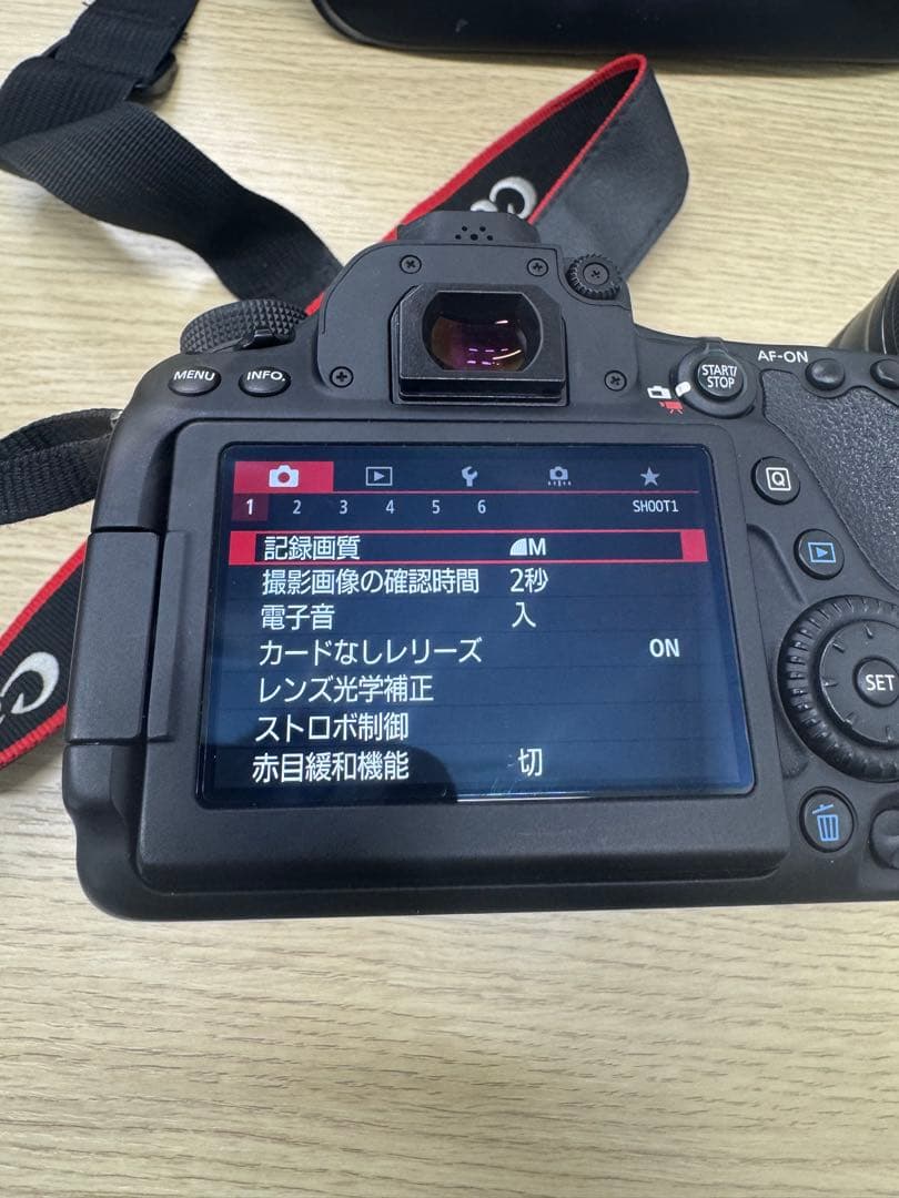 Canon EOS 80D デジタル一眼レフカメラ レンズキット