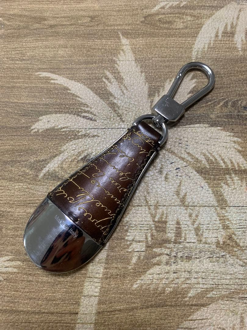 美品　ベルルッティ　キーホルダー