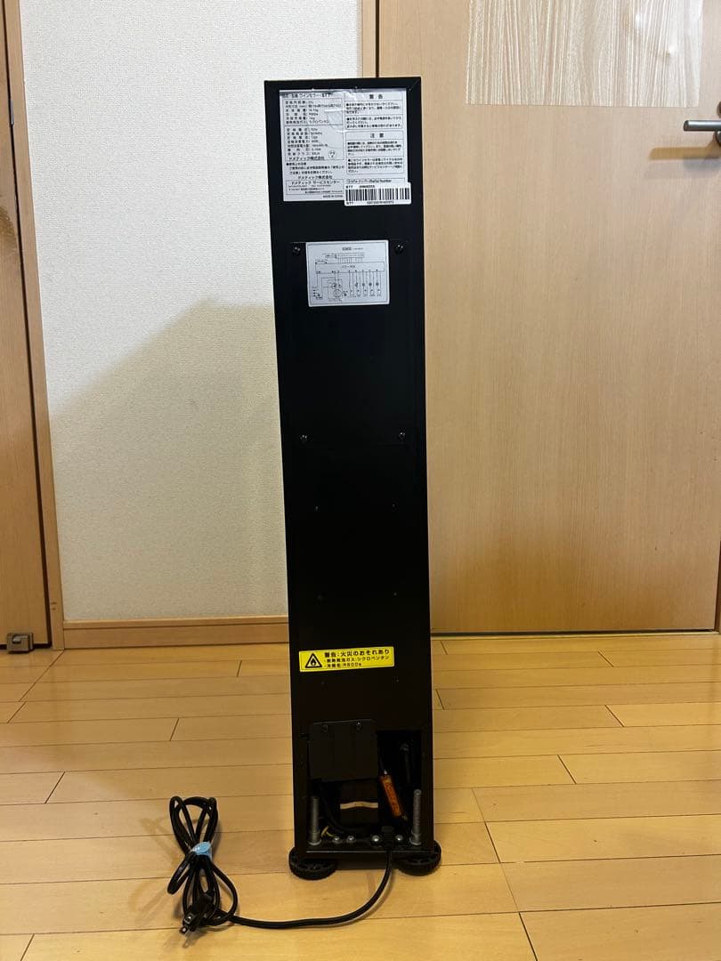 Dometic スリムタワーワインセラー（右開き） ST7