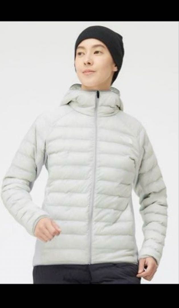 新品未使用タグ付き♪ ザ・ノース・フェイス　レッドランフーディ レディース