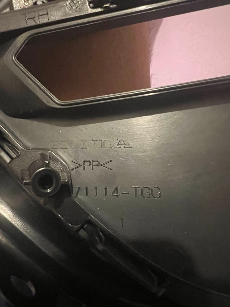 シビックハッチバックfk7 純正フロントバンパーガーニッシュ正面から見て左側