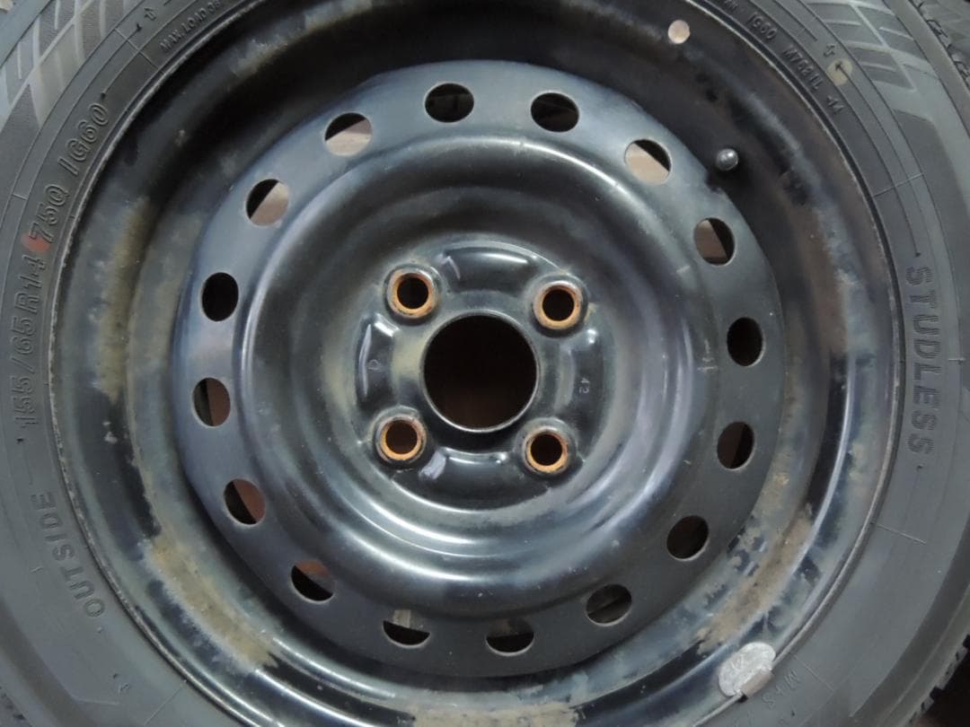 A32　155/65R14　ヨコハマ　スタッドレス4本　サビ有り　ハブ径54mm