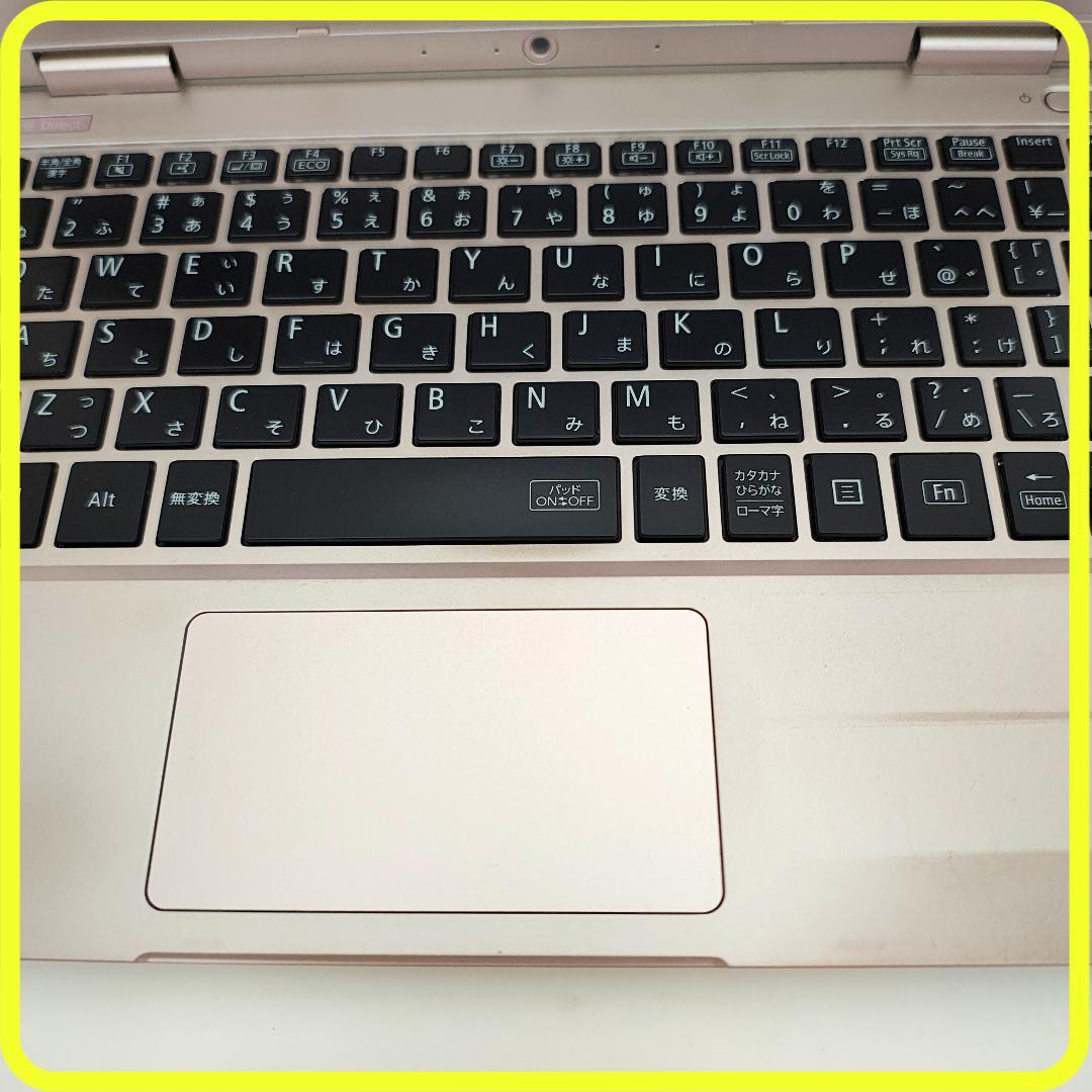 薄型軽量　windows11ノートパソコン⭐️SSD　office　カメラ825