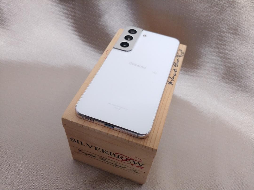 美品 バッテリー良 　Galaxy S22 SC-51C ホワイト 豪華おまけ