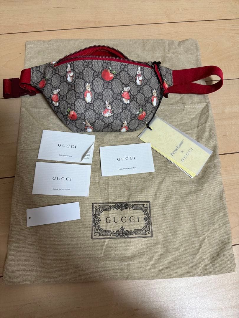 GUCCI ボディバッグ ウサギとリンゴ柄グッチ チルドレンズ ベルトバッグ新品