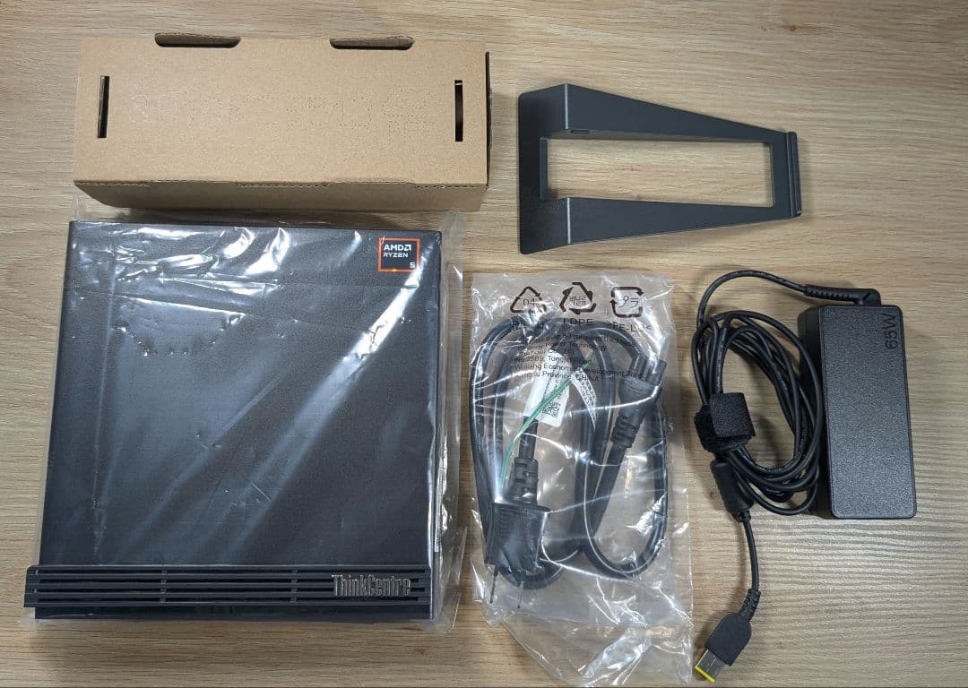 ThinkCentre M75q Tiny Gen5（昨年8月末に新品購入）