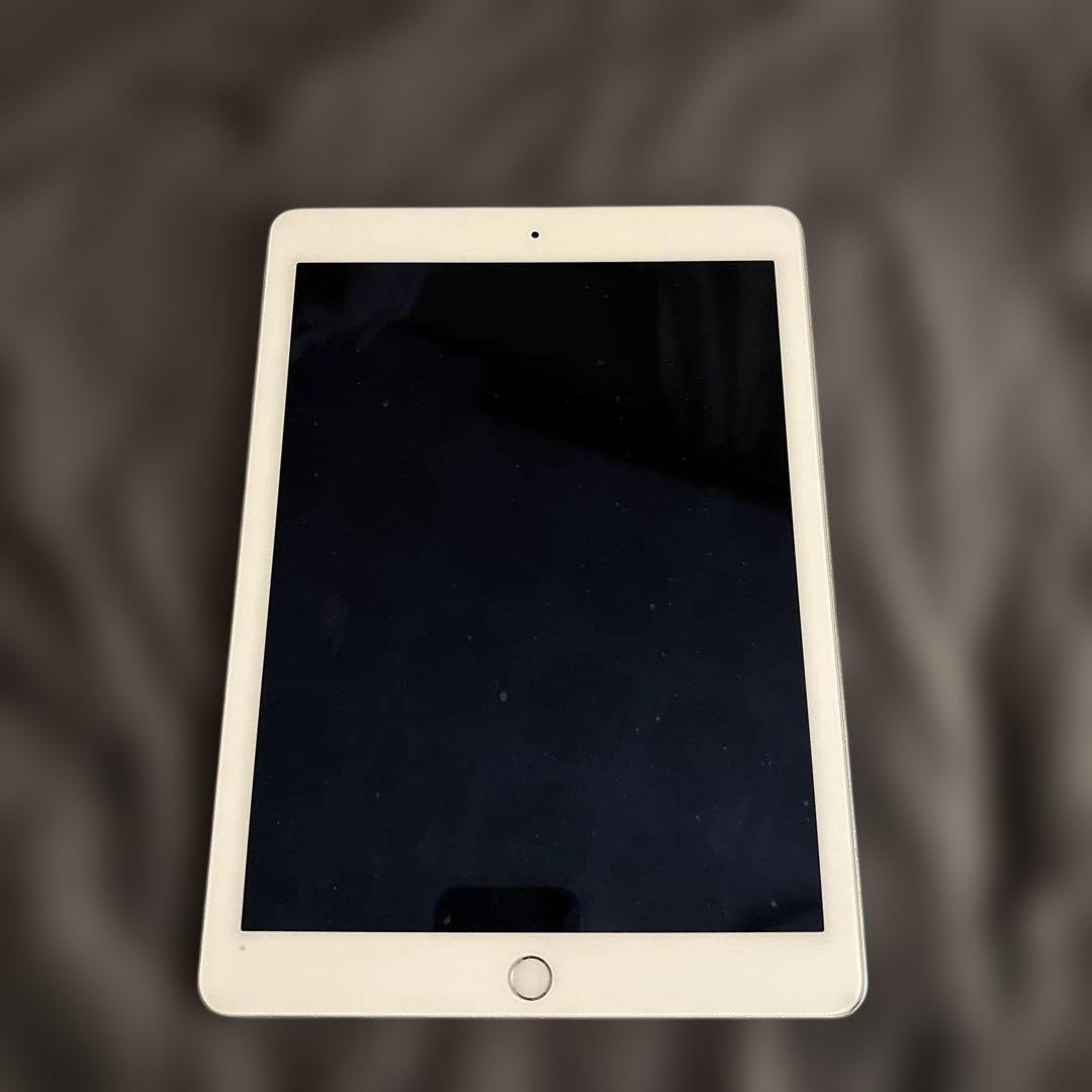 Apple iPad A1567 シルバー 本体 16GB iPad Air 2