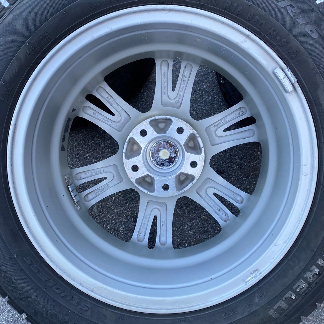 中古溝ありピレリスタッドレスセット90系ノア、ヴォクシー205/60R16