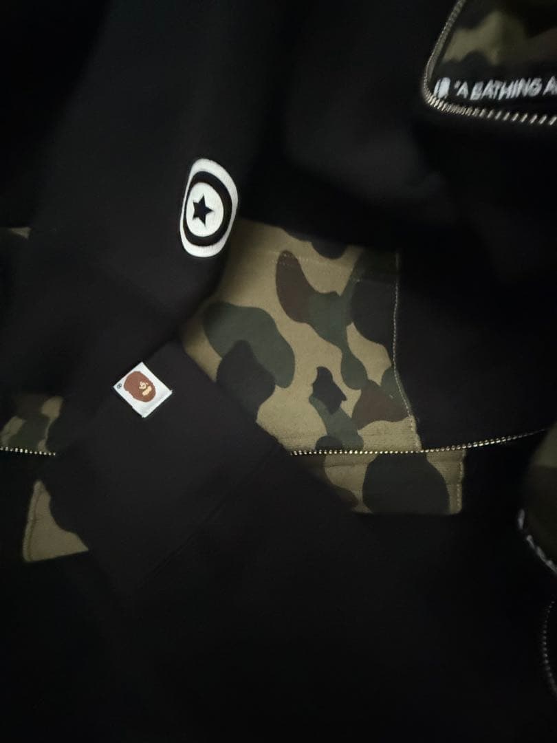 A BATHING APE シャークデザイン パーカーMサイズ