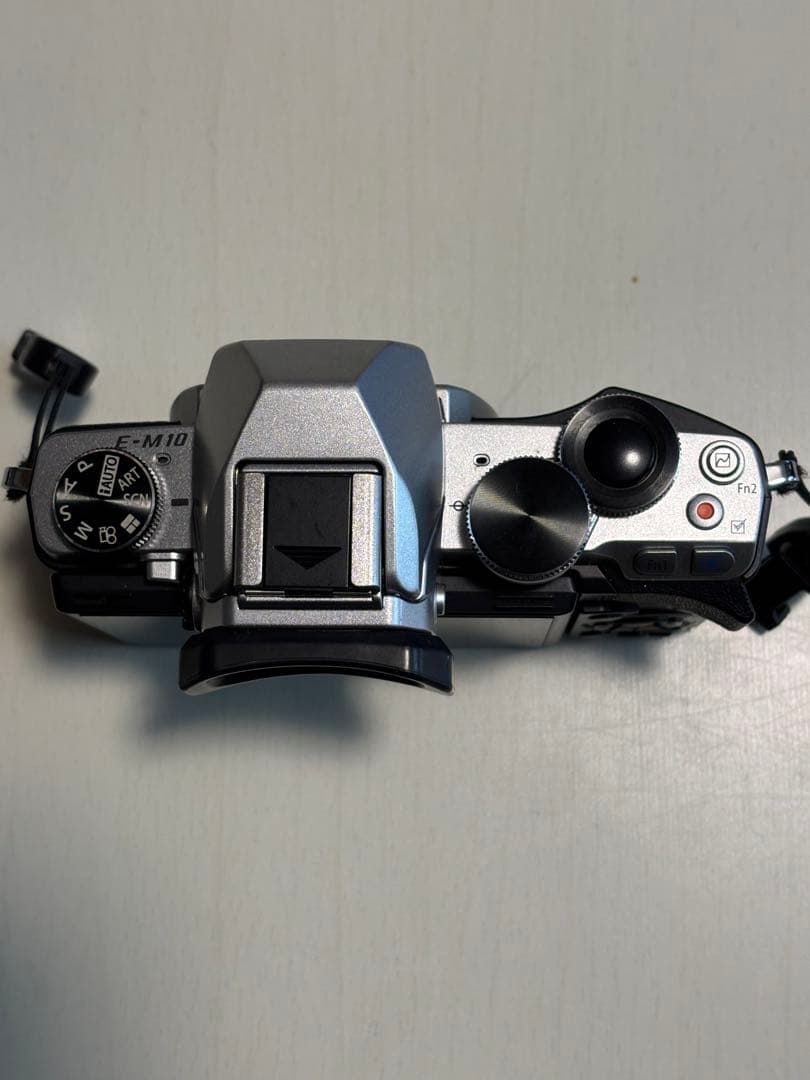 OLYMPUS OM-D E-M10 ミラーレス一眼
