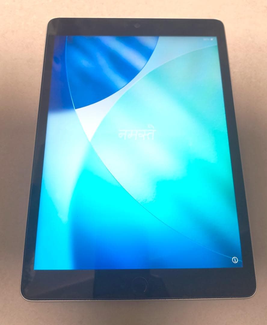 【ほぼ無傷・付属品全て未使用】iPad 第9世代 64GB Wi-Fi シルバー