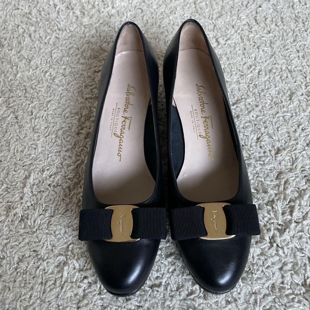 【美品】Ferragamo フェラガモ 6C黒 パンプス ヴァラ