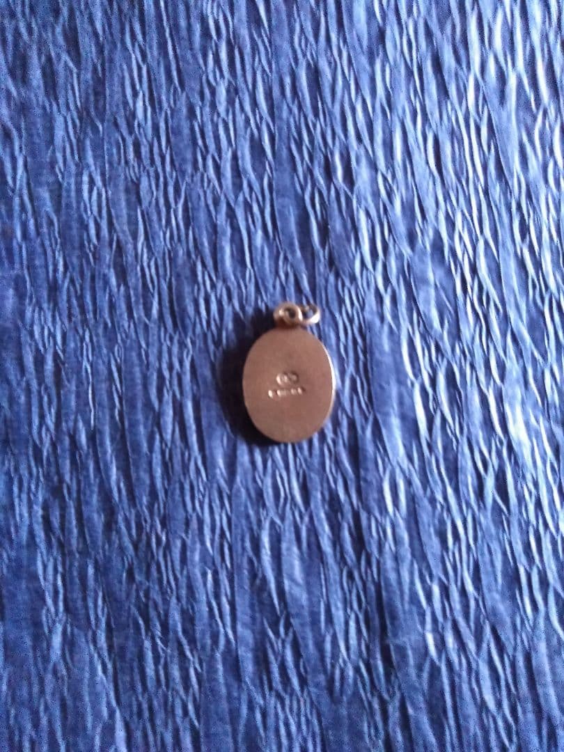 アンティークゴールドのチャーム2つ