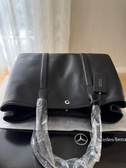 【新品未使用】バーニーズニューヨーク　Mercedes-Benz　レザートート