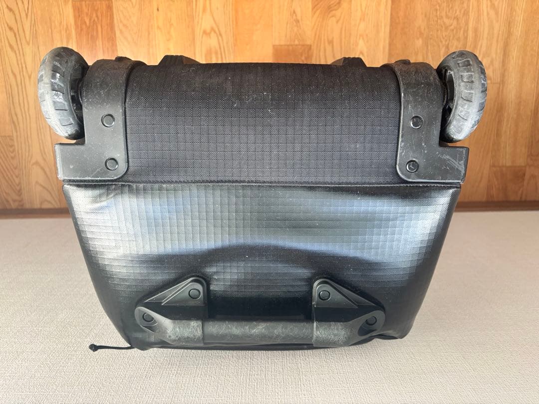 patagoniaブラックホール70L WHEELED DUFFEL