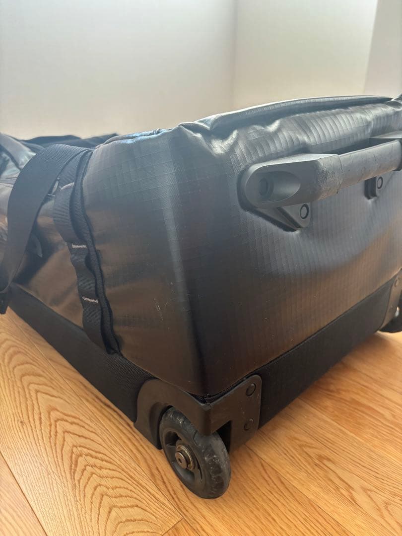 patagoniaブラックホール70L WHEELED DUFFEL