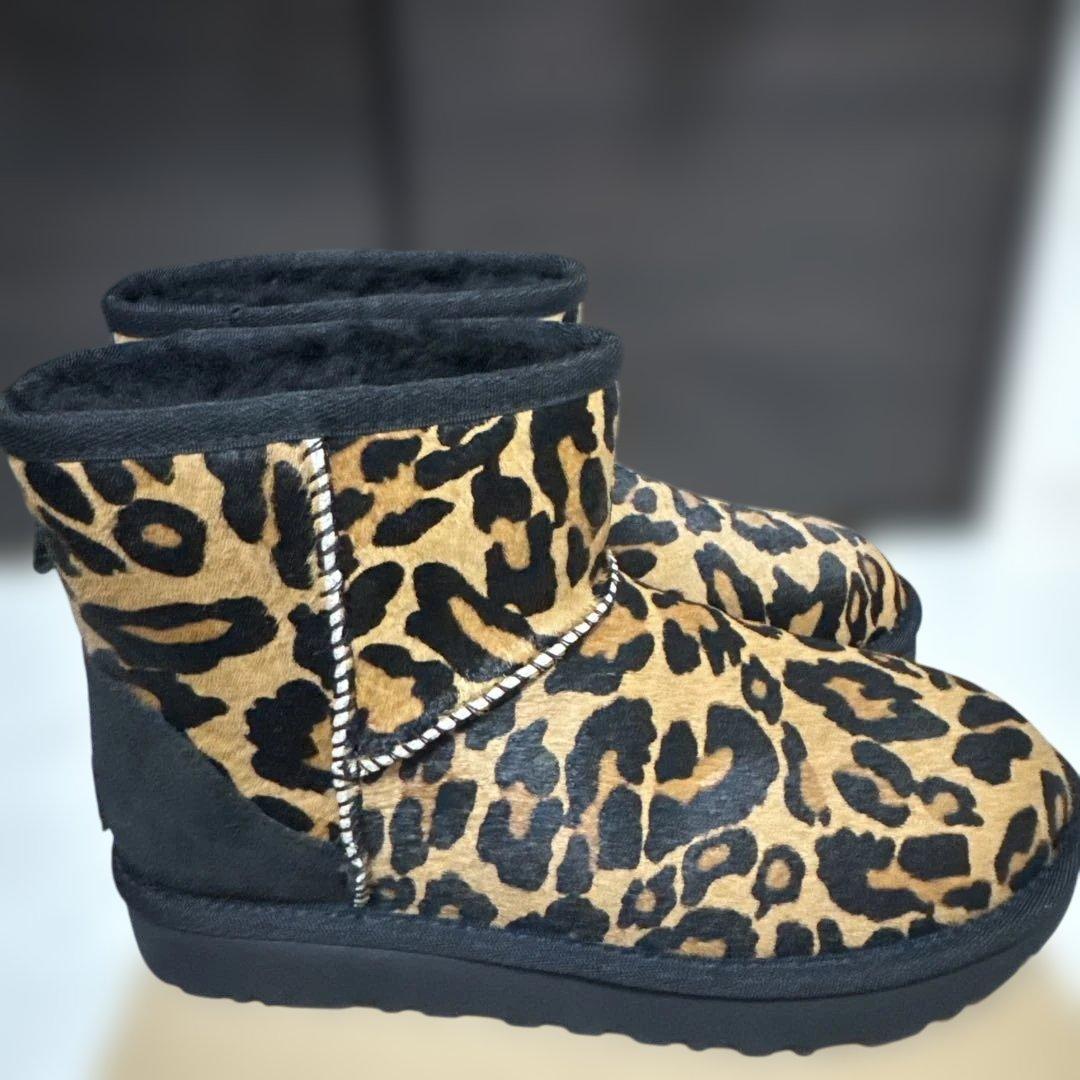 新品未使用UGG W CLASSIC MINI PANTHER サイズ6