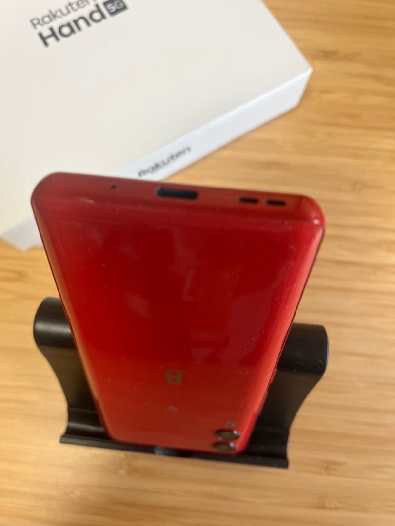 美品【ほぼ新品】早い者勝ち　Rakuten Hand 5G P780 レッド