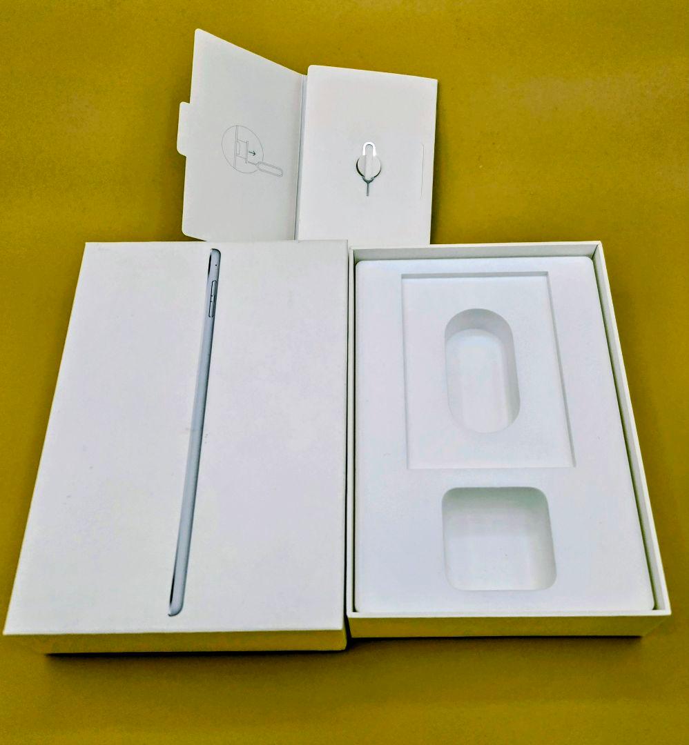 Apple iPad mini4　シルバー WiFi　セルラー　64G