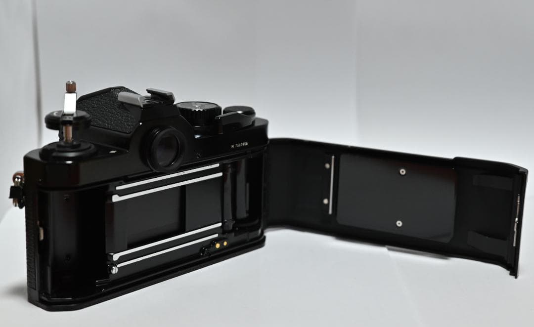 Nikon newFM2 フィルム一眼レフカメラ