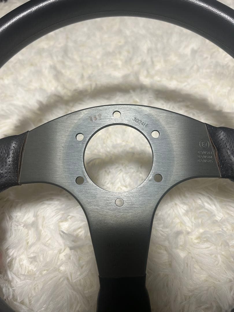 momo RACE ステアリング