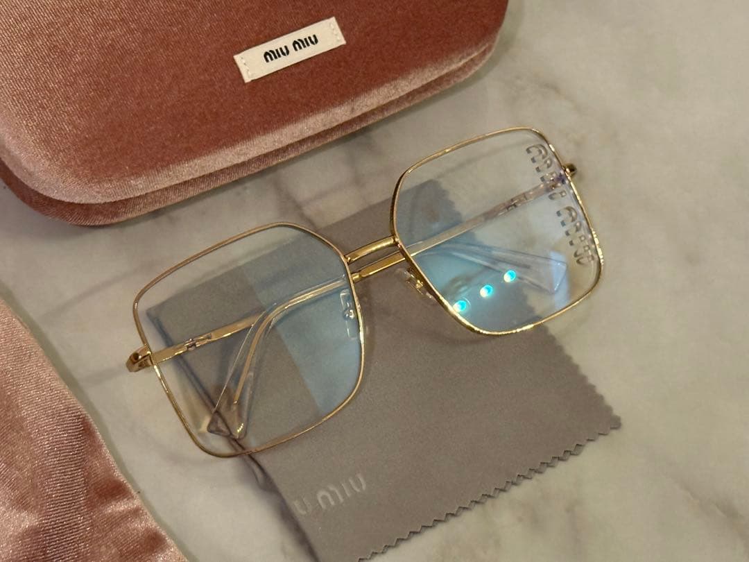 miumiu アイウェアコレクションサングラス