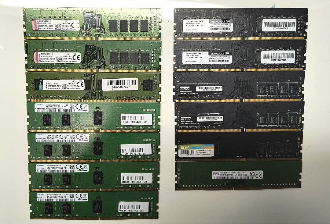 DDR4 8GBメモリ 13枚セット 動作未確認 実家整理品