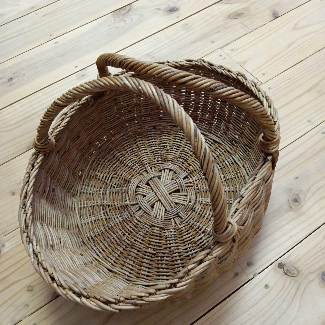 あけび籠　大きな籠