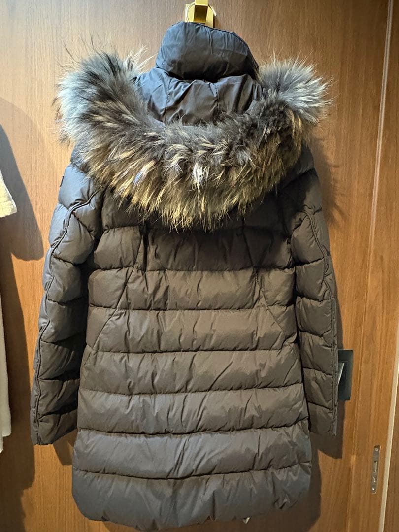 TATRAS ファー付きロングダウンジャケット