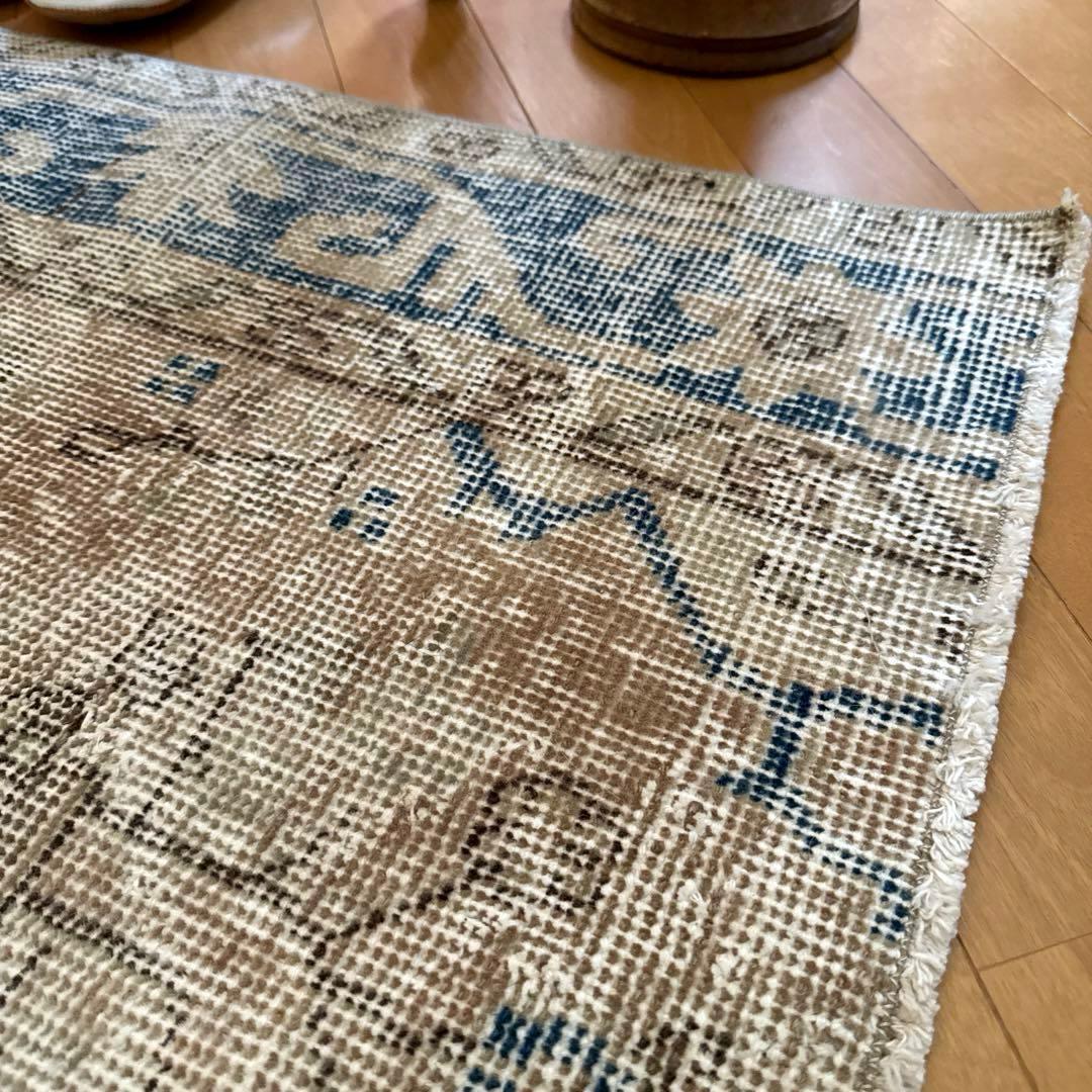 57×106 淡いミルクティー　神秘的ブルー　トルコヴィンテージラグ