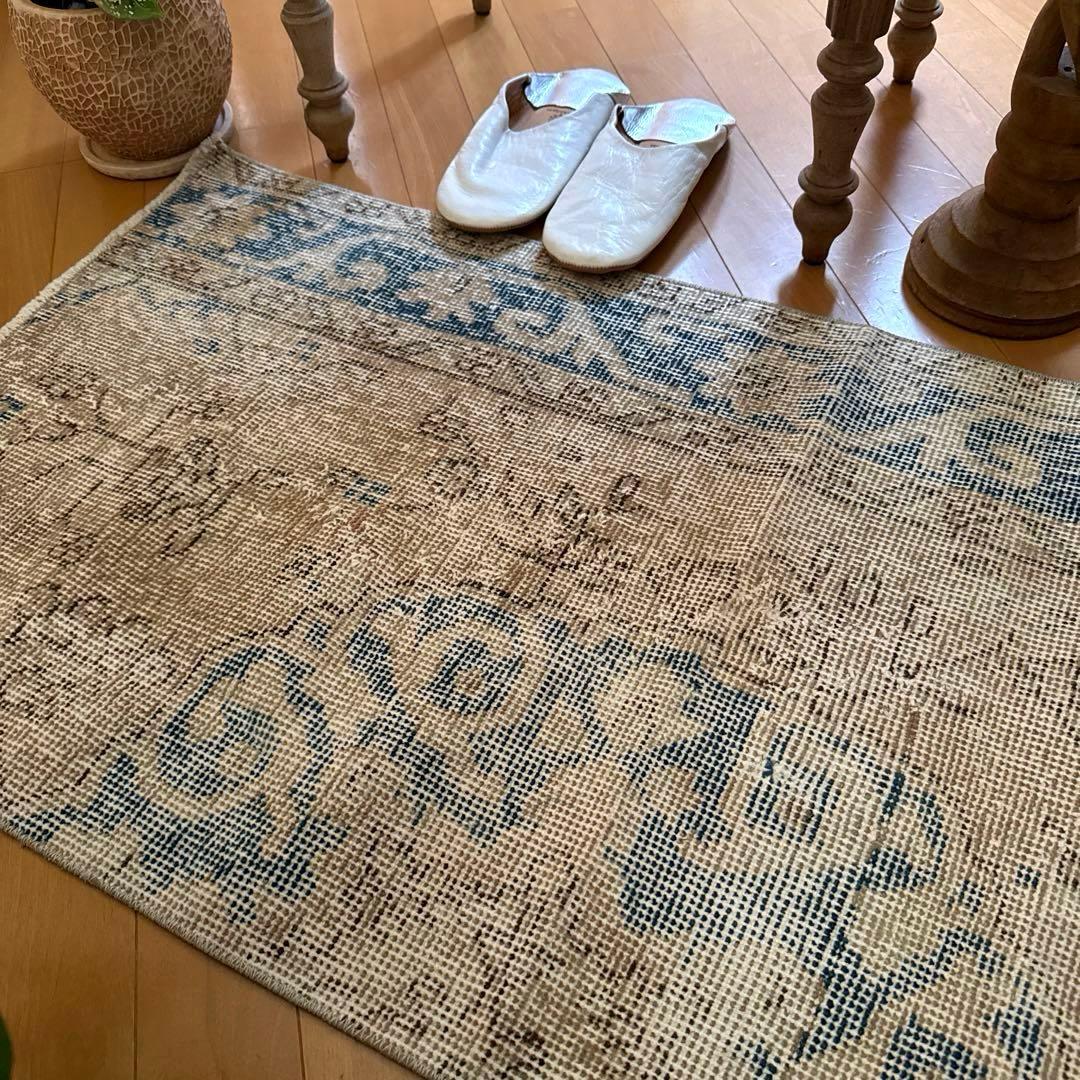 57×106 淡いミルクティー　神秘的ブルー　トルコヴィンテージラグ