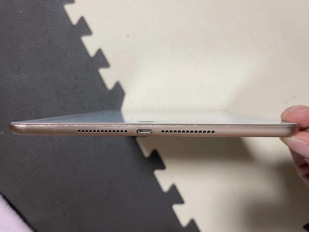 iPad 第６世代ゴールド 本体