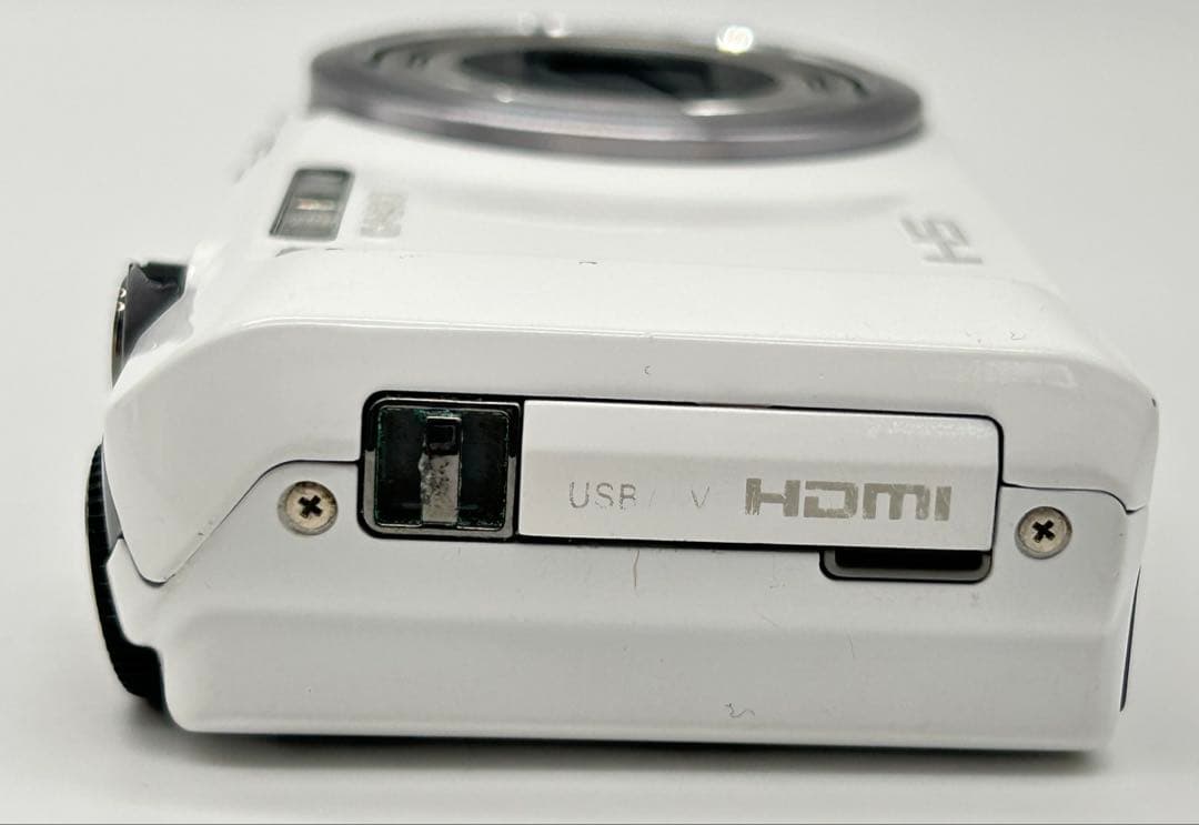 ジャンクCASIO コンパクトデジタルカメラ　EXILIM EX-ZR500