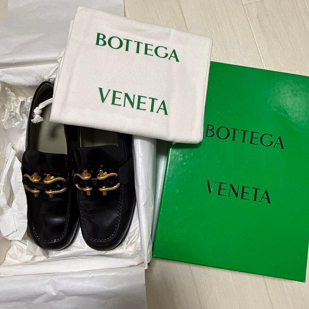 BOTTEGA VENETA ブラックローファー