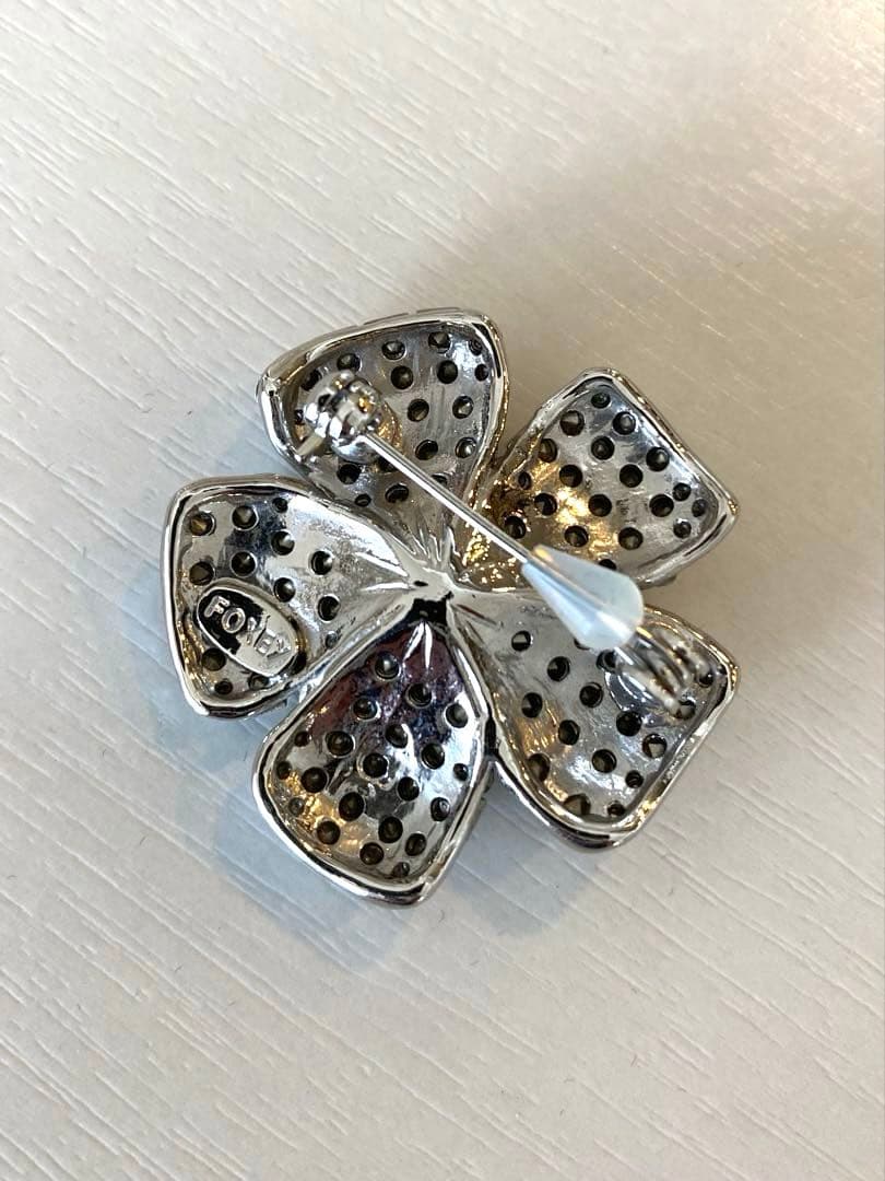 【美品】FOXEY フォクシー お花 ブローチ ホワイト 袋付き