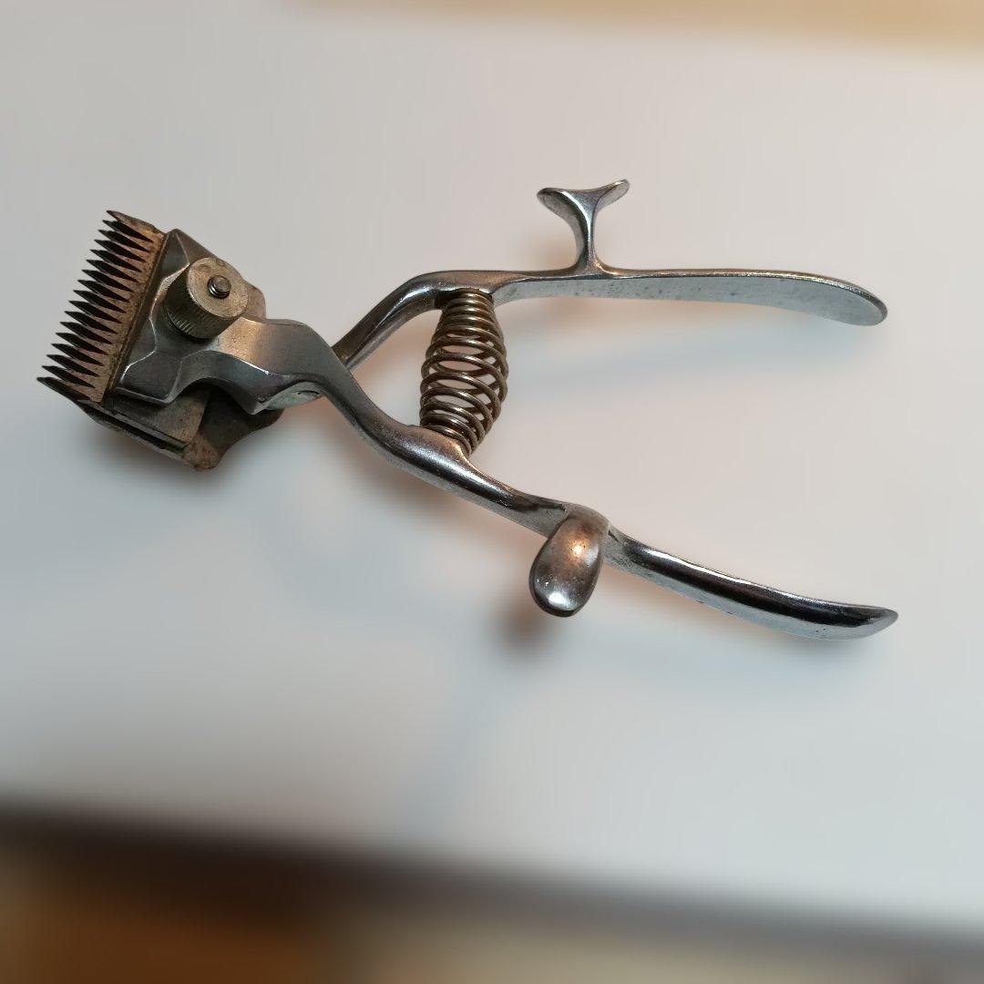 209.MINORITONBO 手動バリカン極小品、良く切れ味あり