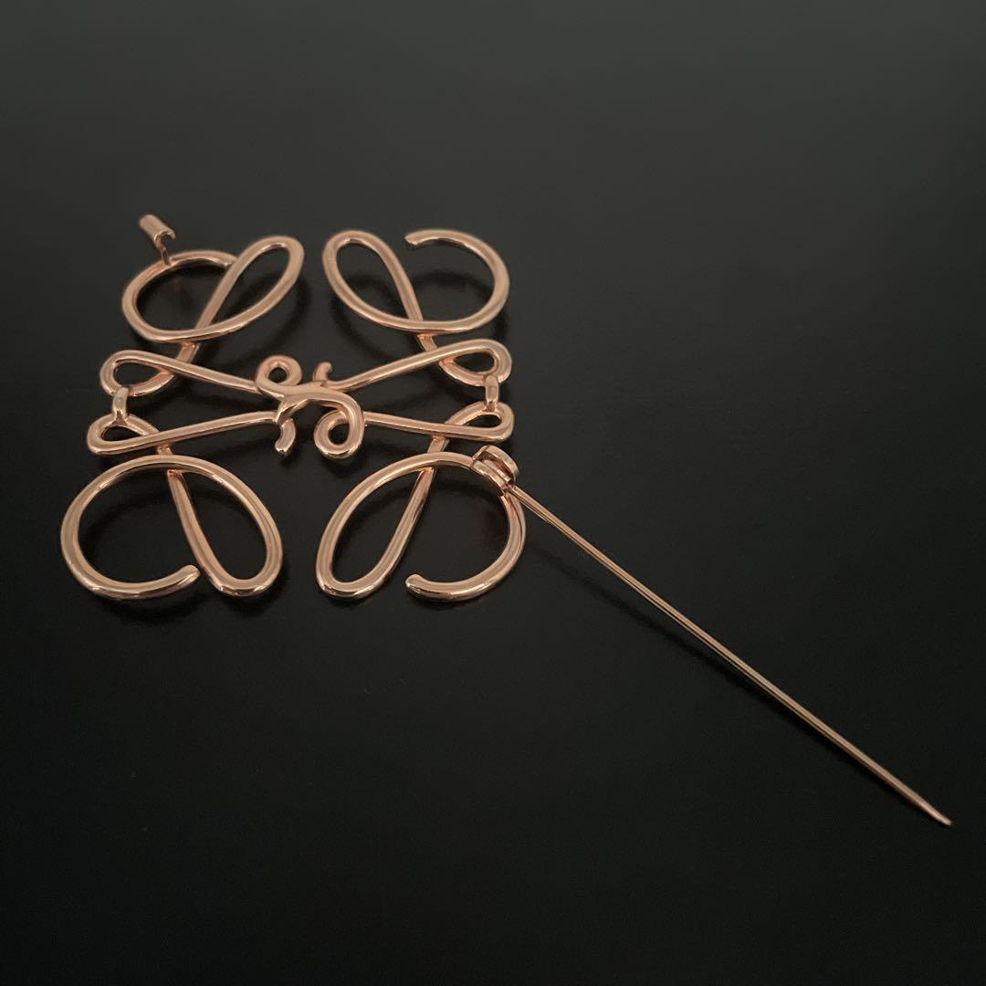 良品　オールド　ロエベ　アナグラムモチーフ　ブローチ　メタル　ピンクゴールド