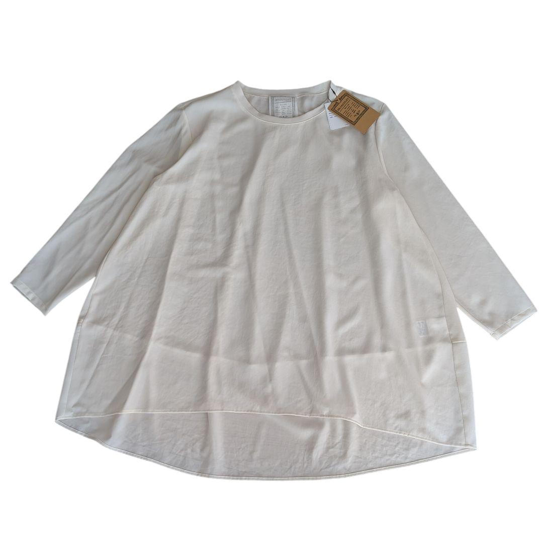 美品✨️BEARDSLEY ビアズリー　後ろドレープ Tブラウス アイボリー　白