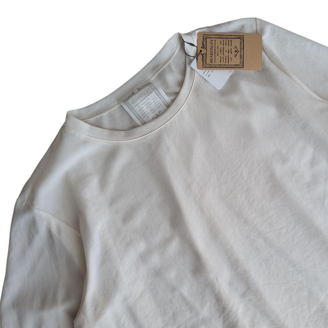 美品✨️BEARDSLEY ビアズリー　後ろドレープ Tブラウス アイボリー　白