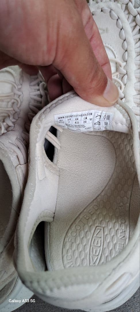 ぺこ　KEEN　UNEEK２４cm