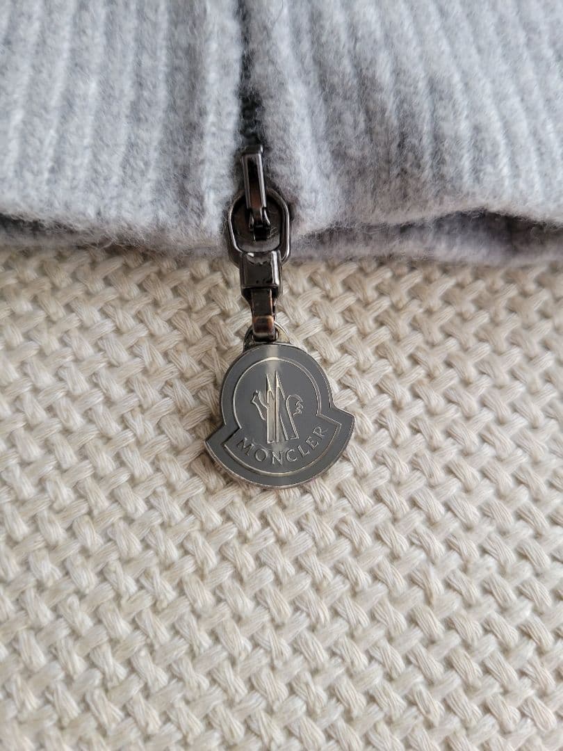 MONCLER モンクレール　ジッパー付き羊毛ニットセーター半袖