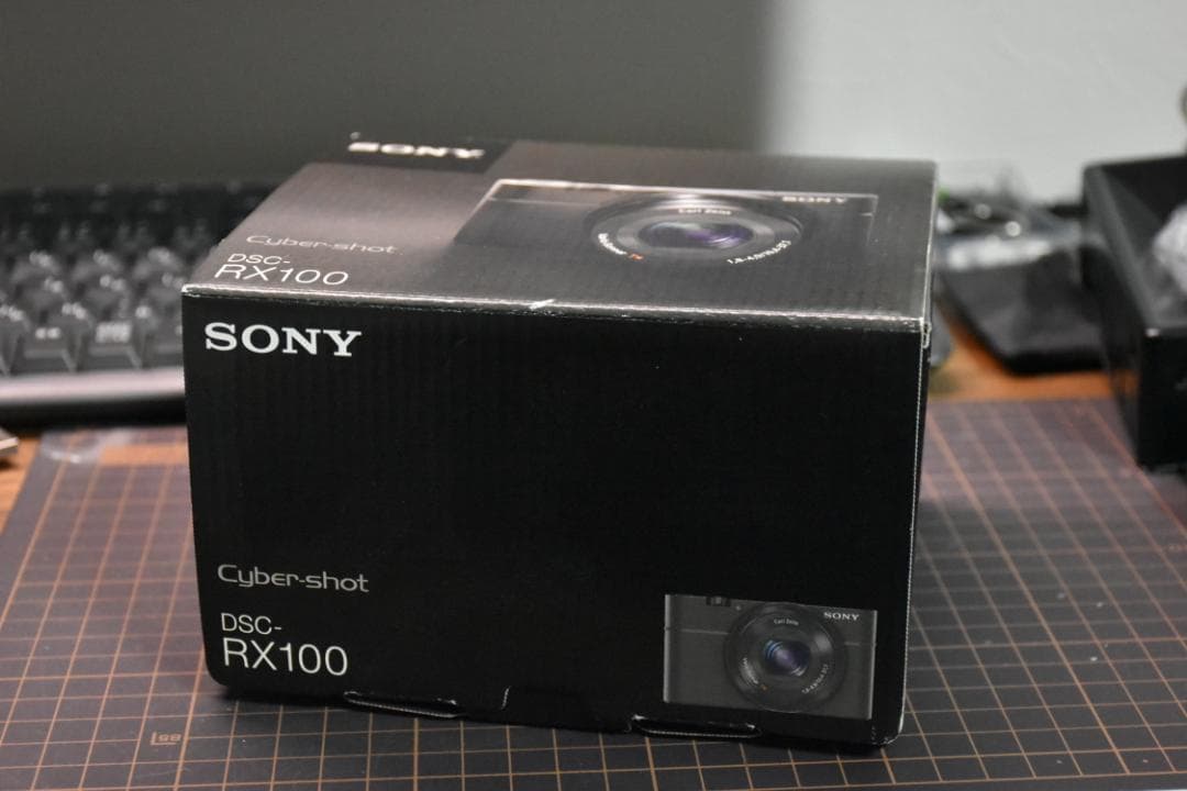 デジタルカメラ Cyber-shot DSC-RX100