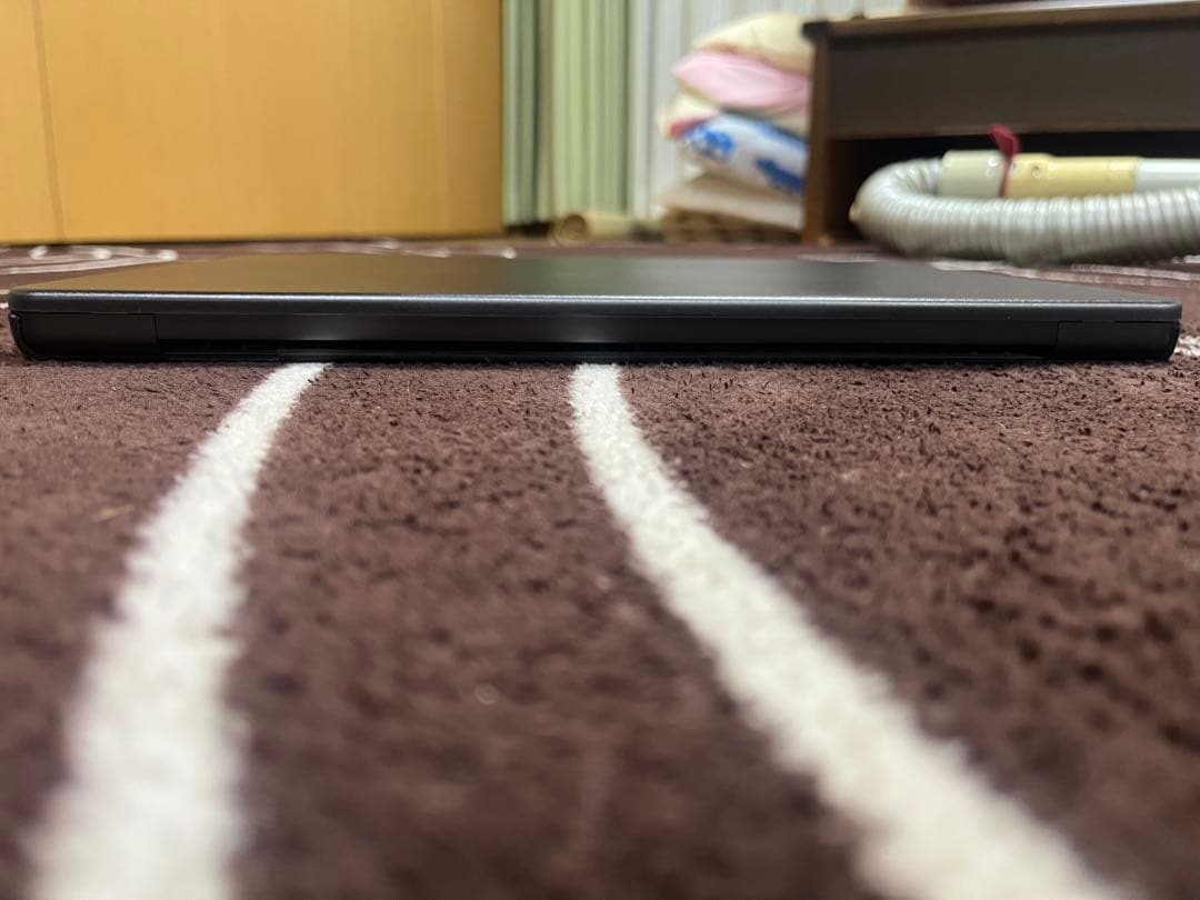 MacBook Pro M4本体 14インチ　スペースブラック（カバー付き）