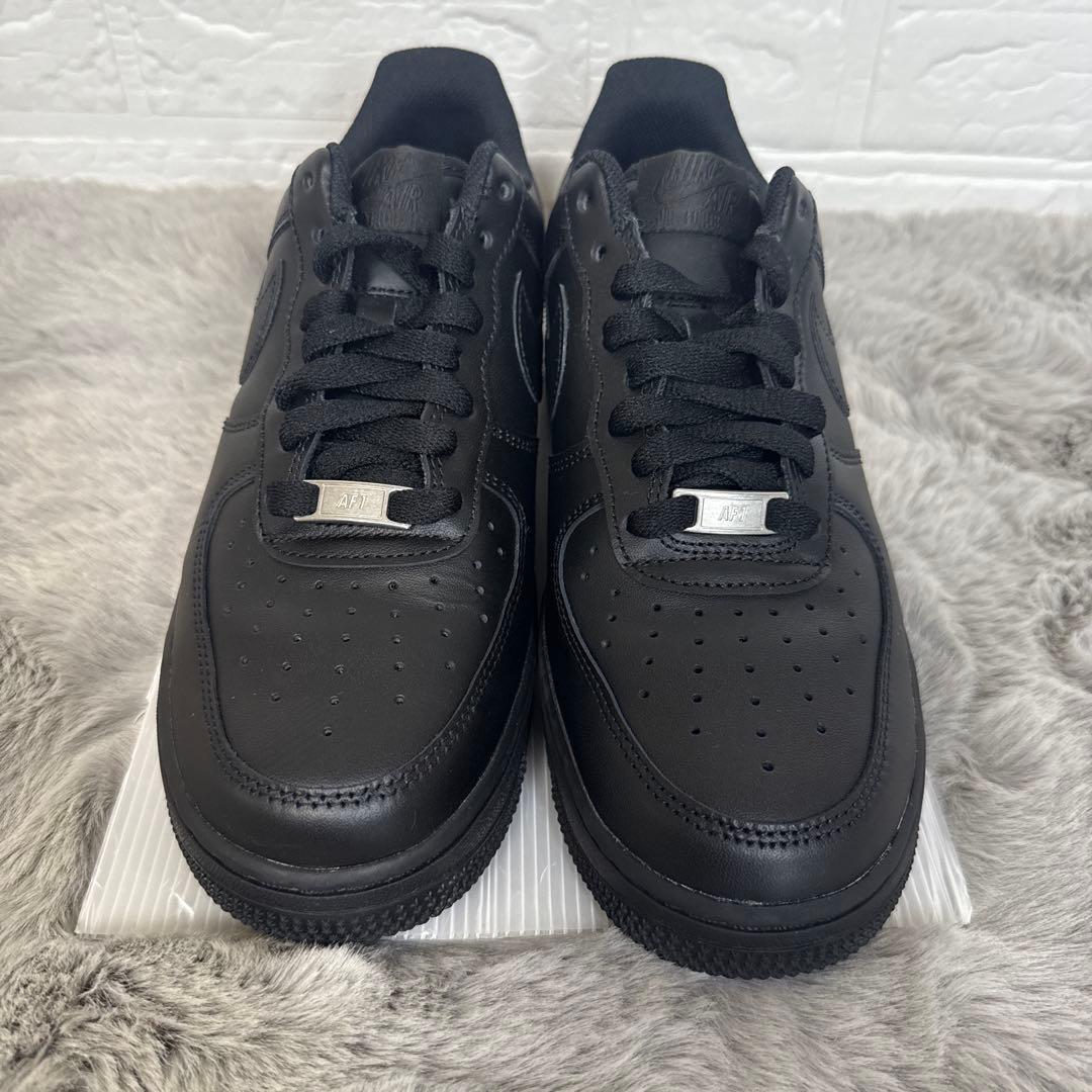 【未使用級】ナイキ NIKE エアフォース1 ブラック 26cm